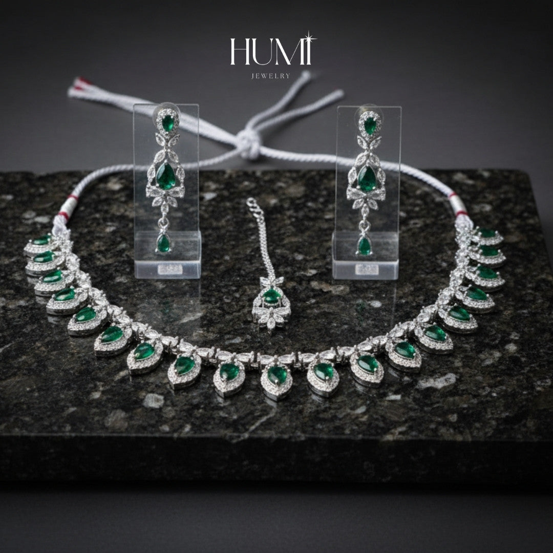 Luxury Emerald Green Bridal Jewelry Set – Necklace, Earrings & Tikka | 5-Year Guarantee
